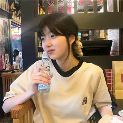 模仿女孩